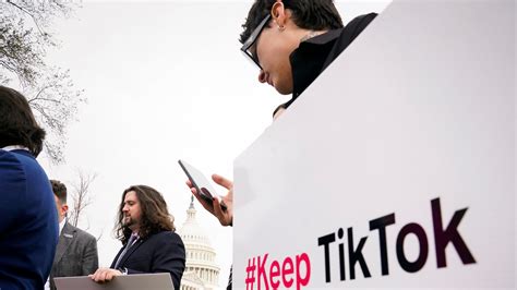Why progressive lawmakers are fighting against a TikTok ban